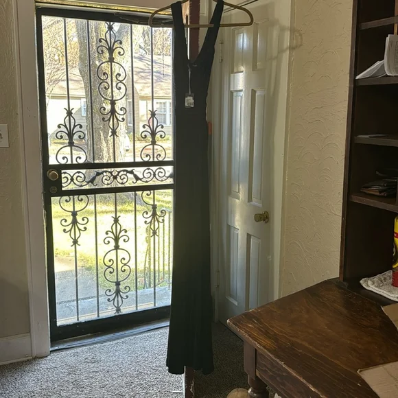 Vera Wang Gown - Picture 5 of 9